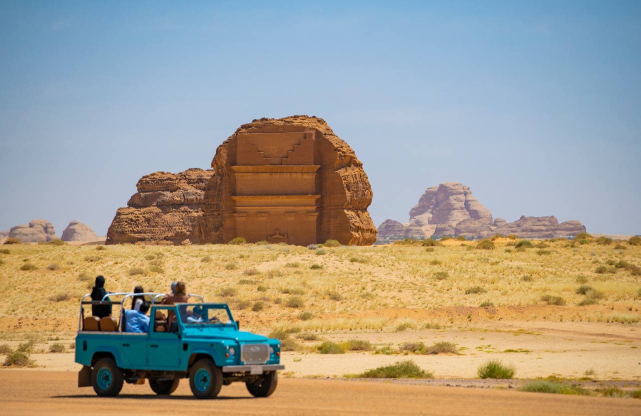 Al-Ula tour from Al-Hijr to the old town of Al-Ula