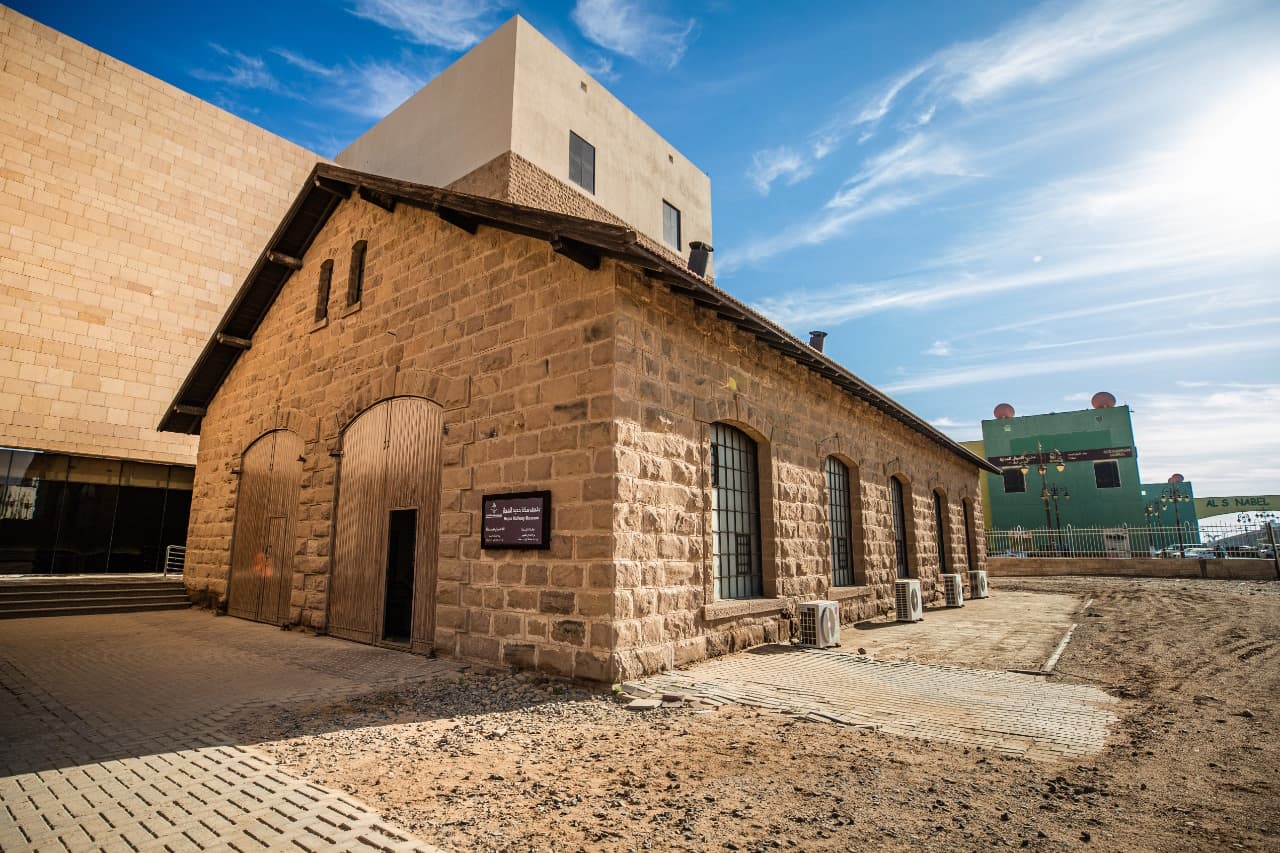 A full-day program in the Old Town of Al-Ula and the Al-Jadeeda Arts District