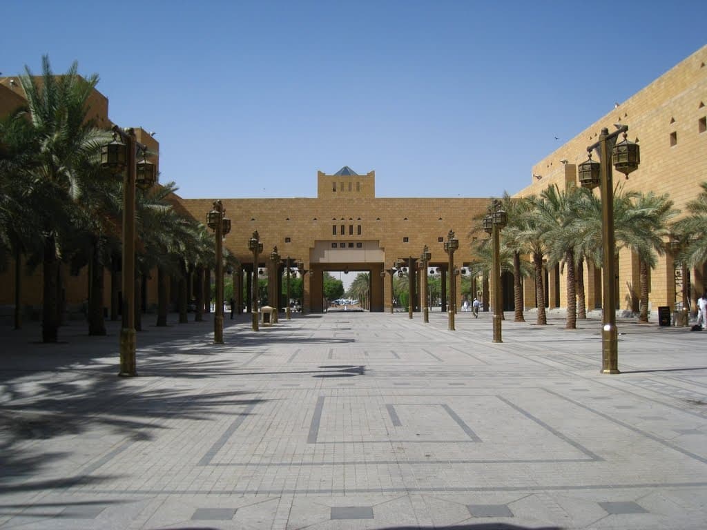 الرياض: جولة VIP في اهم معالم الرياض لشخصين مع وجبة