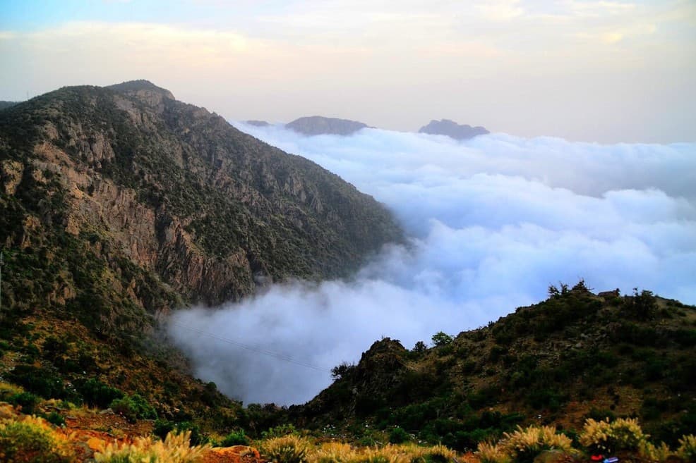 An exploratory tour in Asir, from Al-Soudah to the Honey Hut, then to Rijal Almaa.