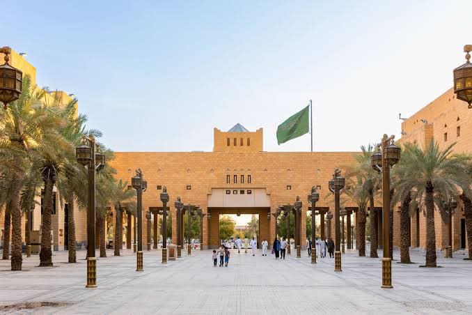 باقة الرياض 3 ليالي لشخصين (سكن-نقل-جولات)