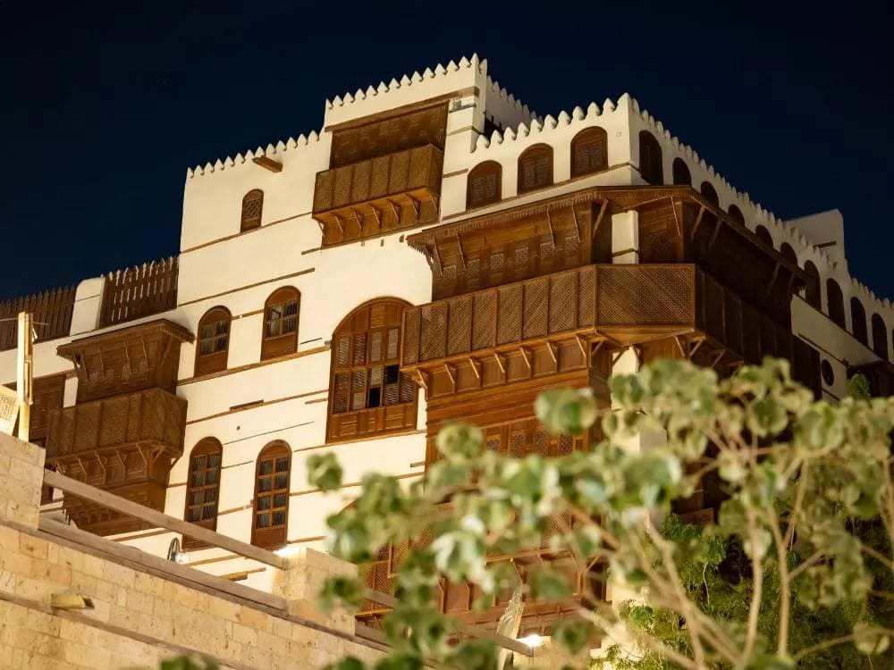 رحلة 4 أيام / 3 ليالي الى جدة والعلا هذا وقت الروقان و البحر