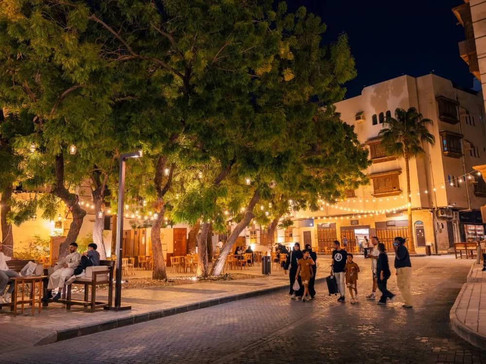 رحلة 4 أيام / 3 ليالي الى جدة والعلا هذا وقت الروقان و البحر
