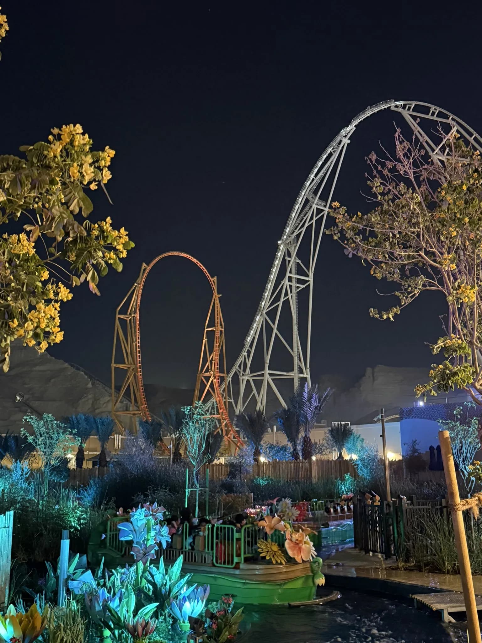 التذكرة الصيفية للقدية: دخول غير محدود إلى Six Flags وأكواريبيا