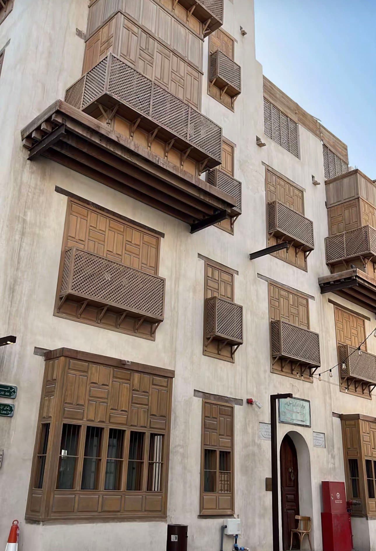 جولة في جدة التاريخية تبدأ من جدة البلد إلى كورنيش الحمراء