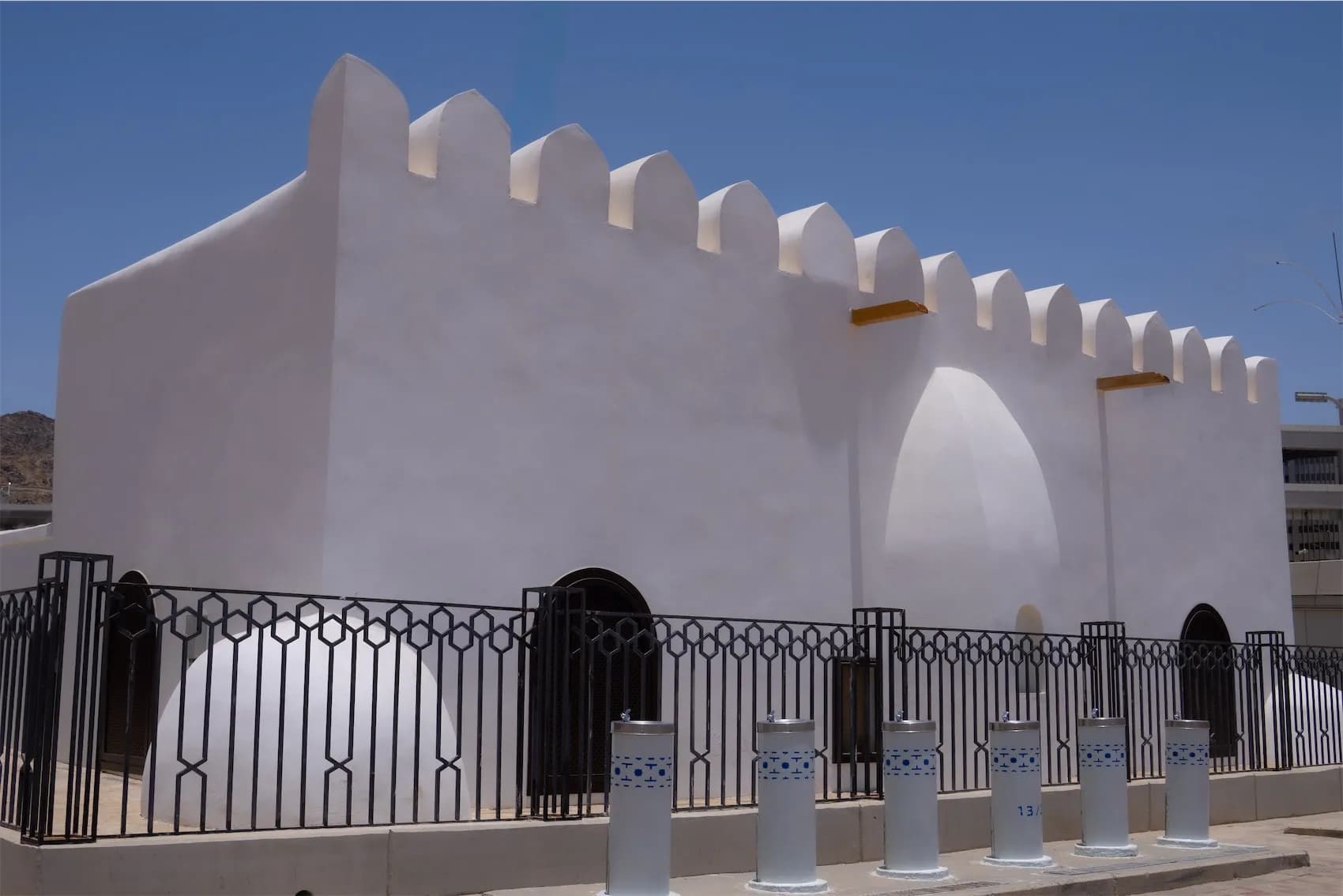 A tour of the historical mosques of Mecca, starting from the Mosque of the Jinn to the Mosque of Allegiance