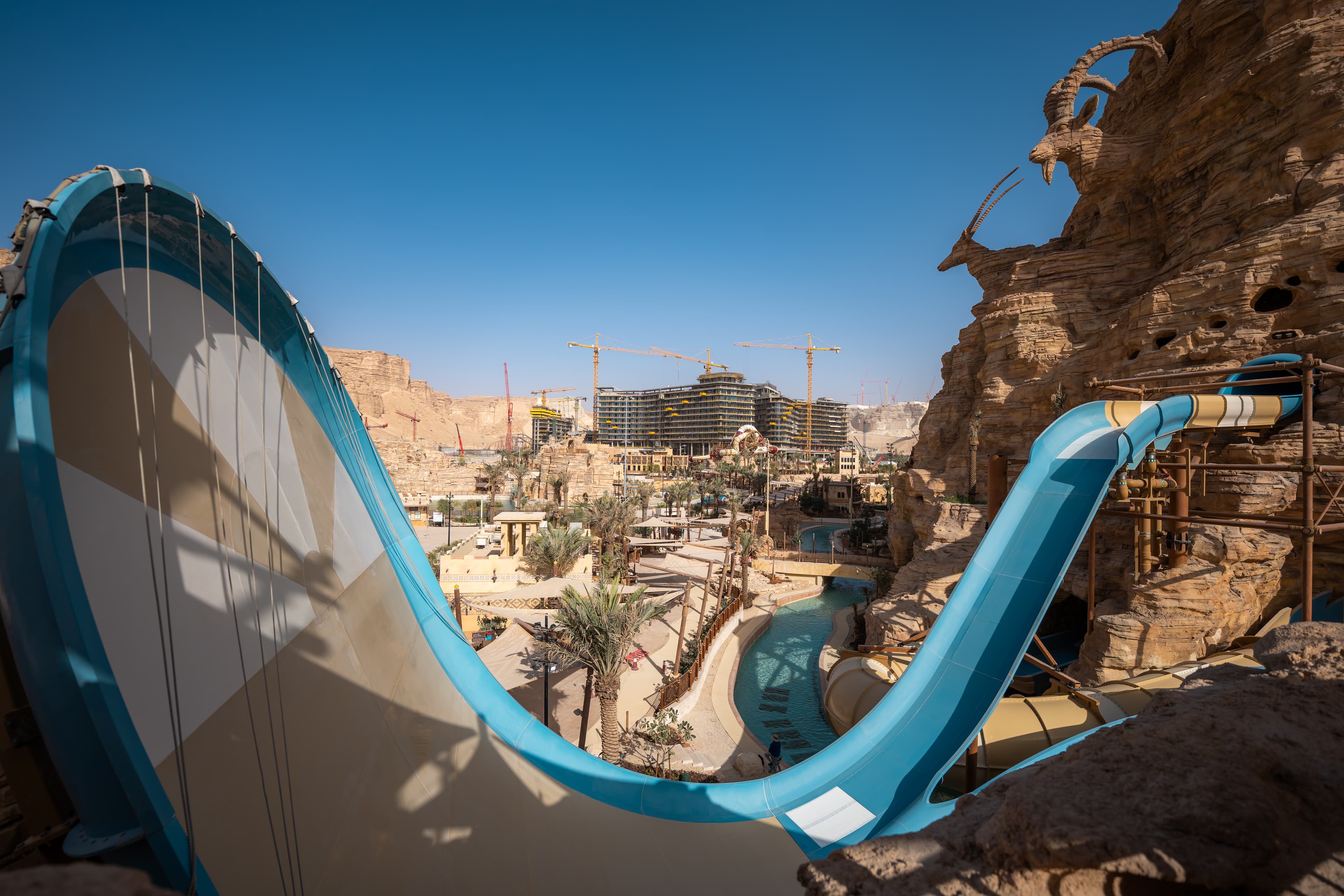 Qiddiya: 2-Night 5-Star + Aquarabia & Six Flags (5 Pax)