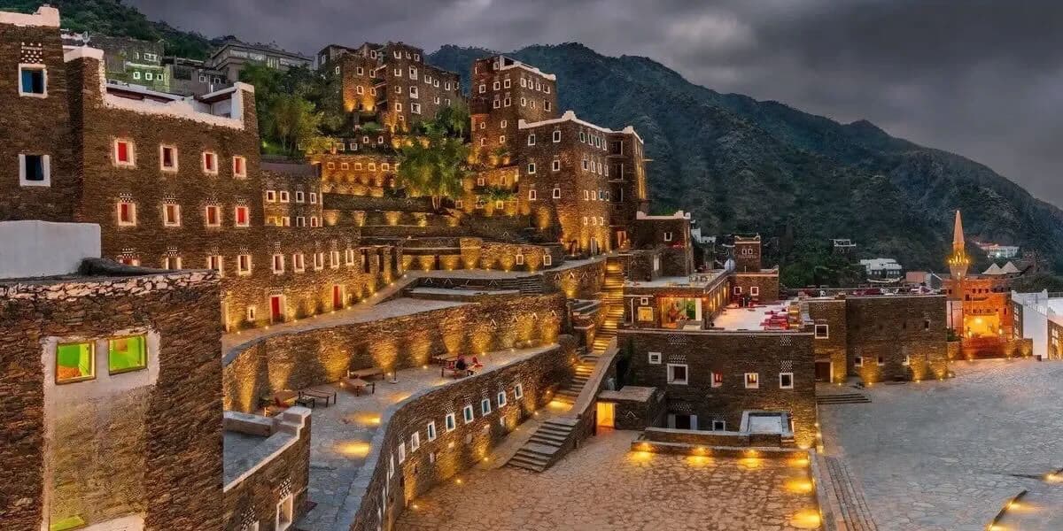 An authentic Asiri tour between Rijal Almaa and the peaks of Al-Soudah