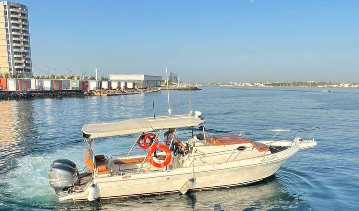 A sea trip from Jeddah to the Bayadah Island area for recreation and snorkeling