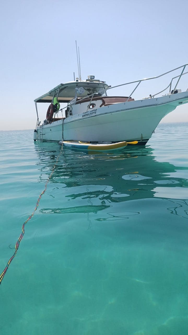 A sea trip from Jeddah to the Bayadah Island area for recreation and snorkeling