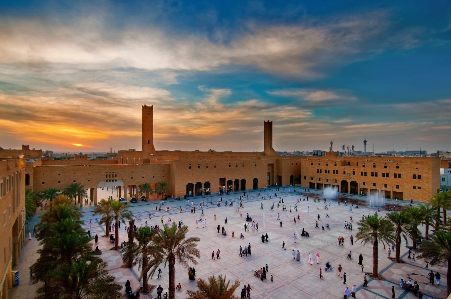 A tour of the Royal Palace and Kingdom Tower