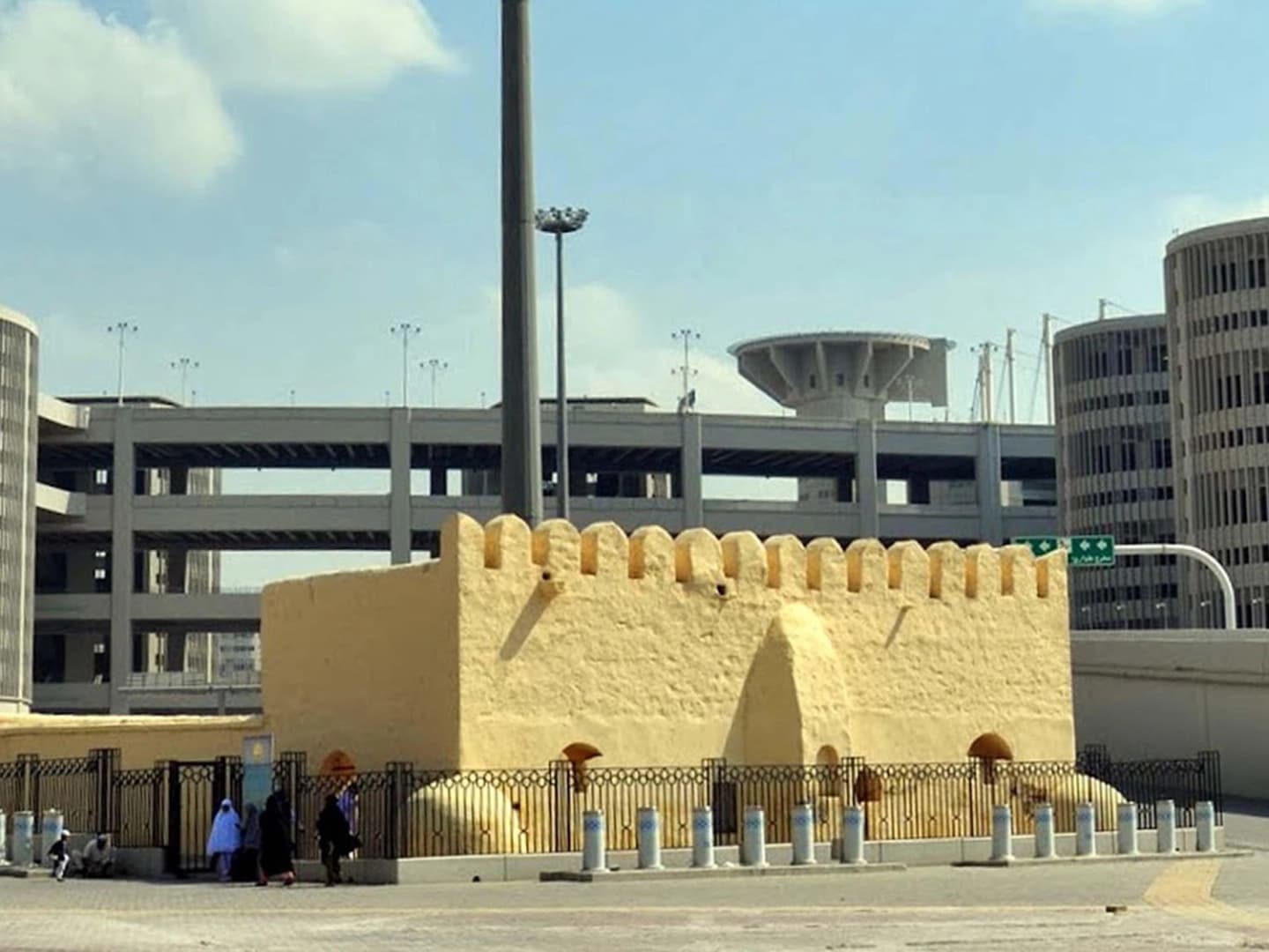 A tour of the historical mosques of Mecca, starting from the Mosque of the Jinn to the Mosque of Allegiance