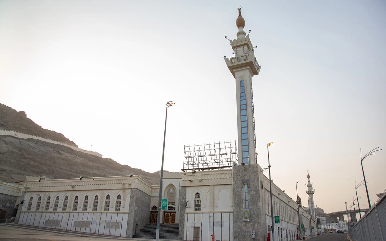 A tour of the historical mosques of Mecca, starting from the Mosque of the Jinn to the Mosque of Allegiance