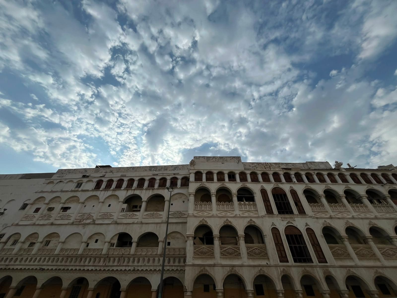 "The Legacy of Kings and Princes": An Exterior Tour Through the History of Mecca's Palaces