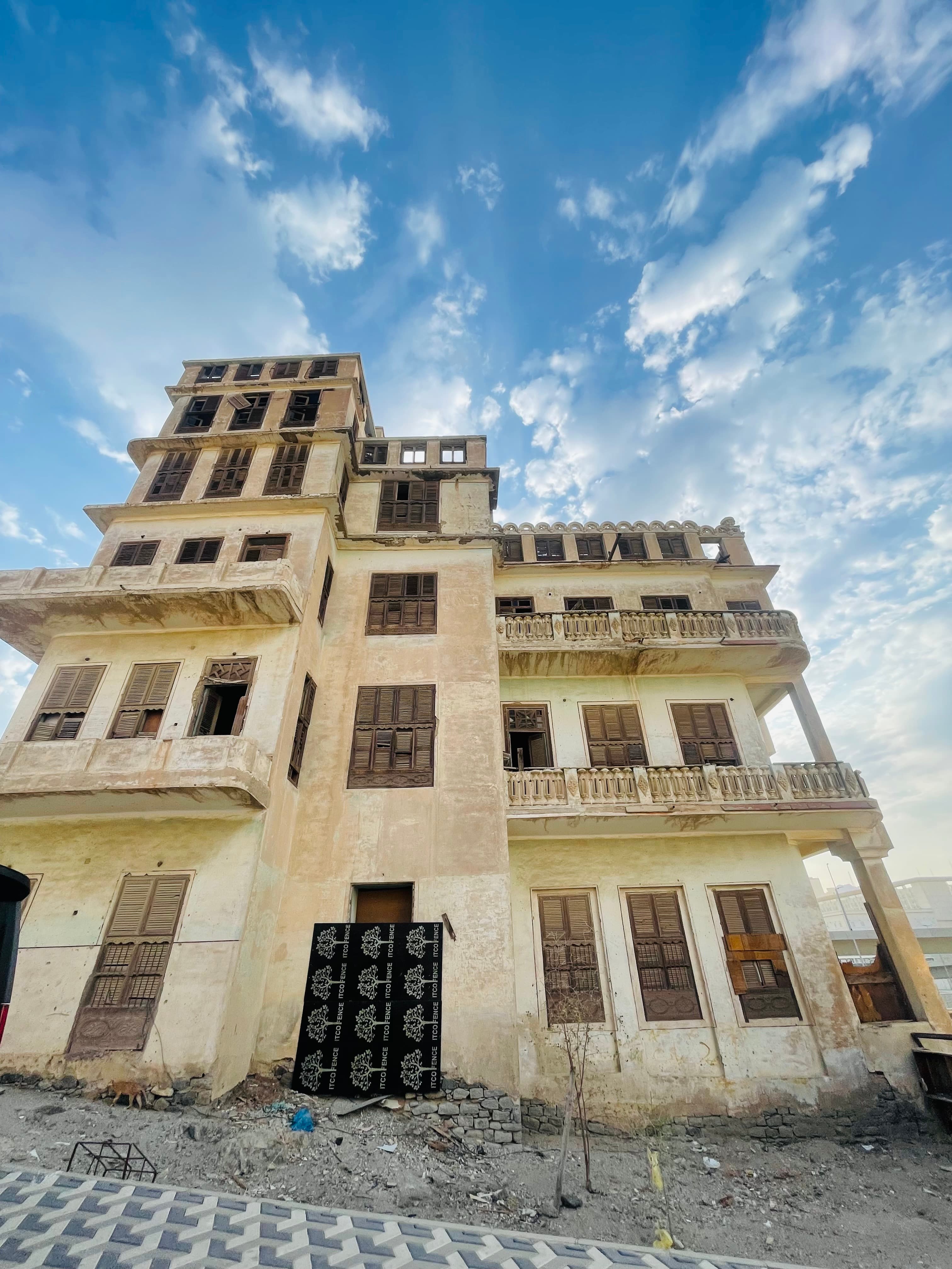 "The Legacy of Kings and Princes": An Exterior Tour Through the History of Mecca's Palaces