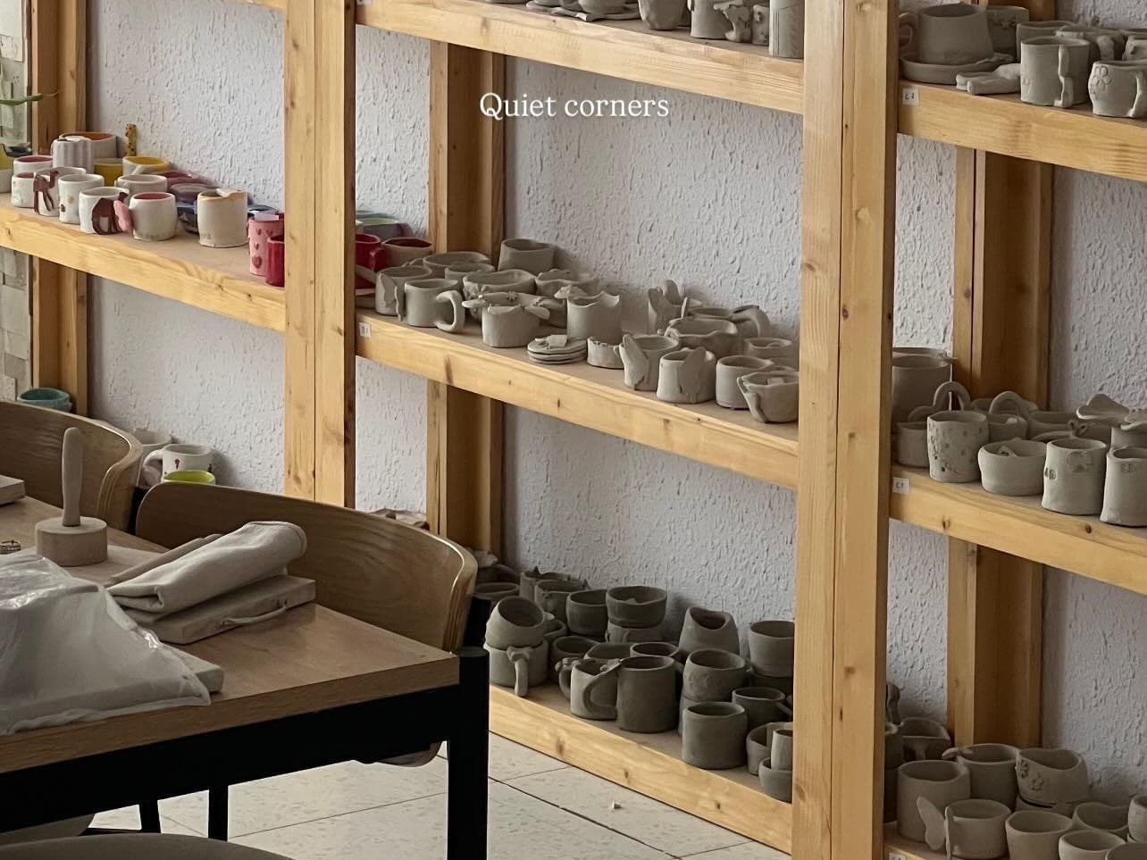 Hail: Indoor pottery workshops for women in Dakla