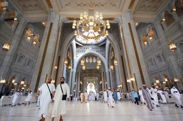 Mecca and Riyadh: 4-night package with Six Flags tickets