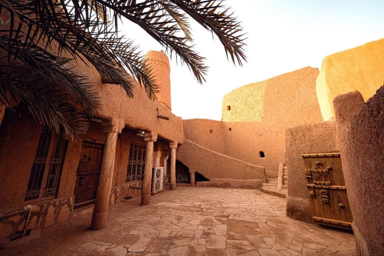 اكتشف الرياض التراثية من المتحف الوطني وقصر المربع الى سوق اشيقر