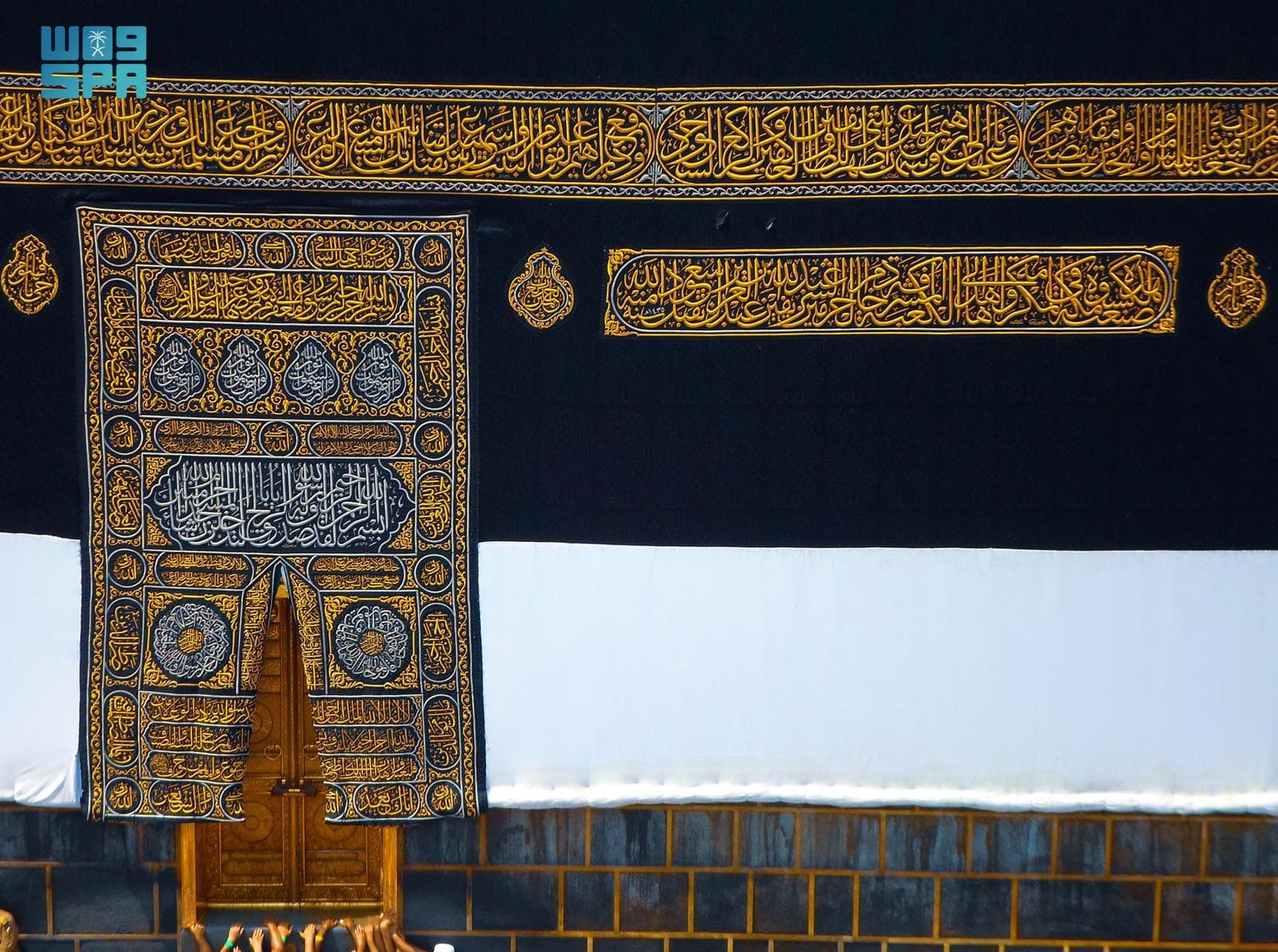 جولة في مجمع الملك عبد العزيز لكسوة الكعبة ومعرض عمارة الحرمين